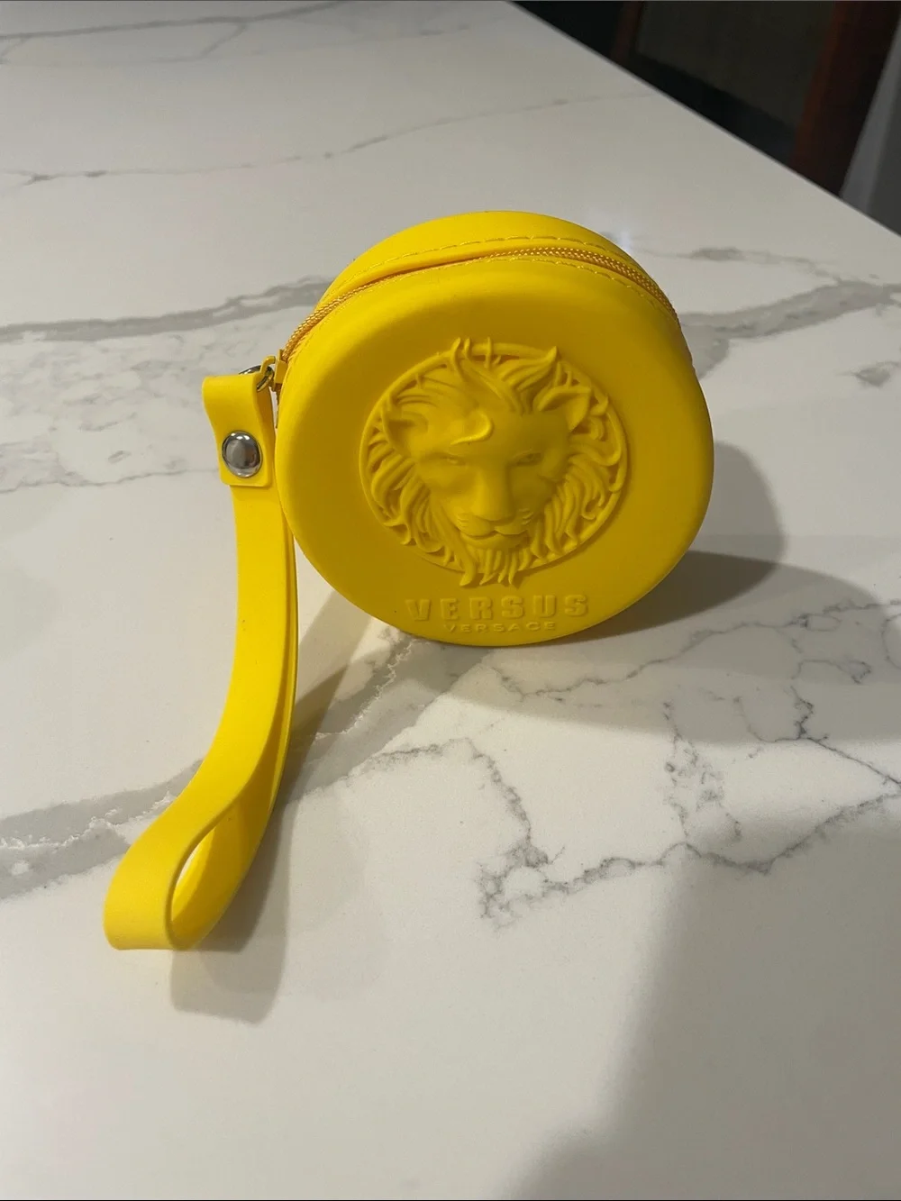 Versus Versace Unisex Yellow Silicone Lion Watch and Coin Pouch Set - Picture 7 of 9